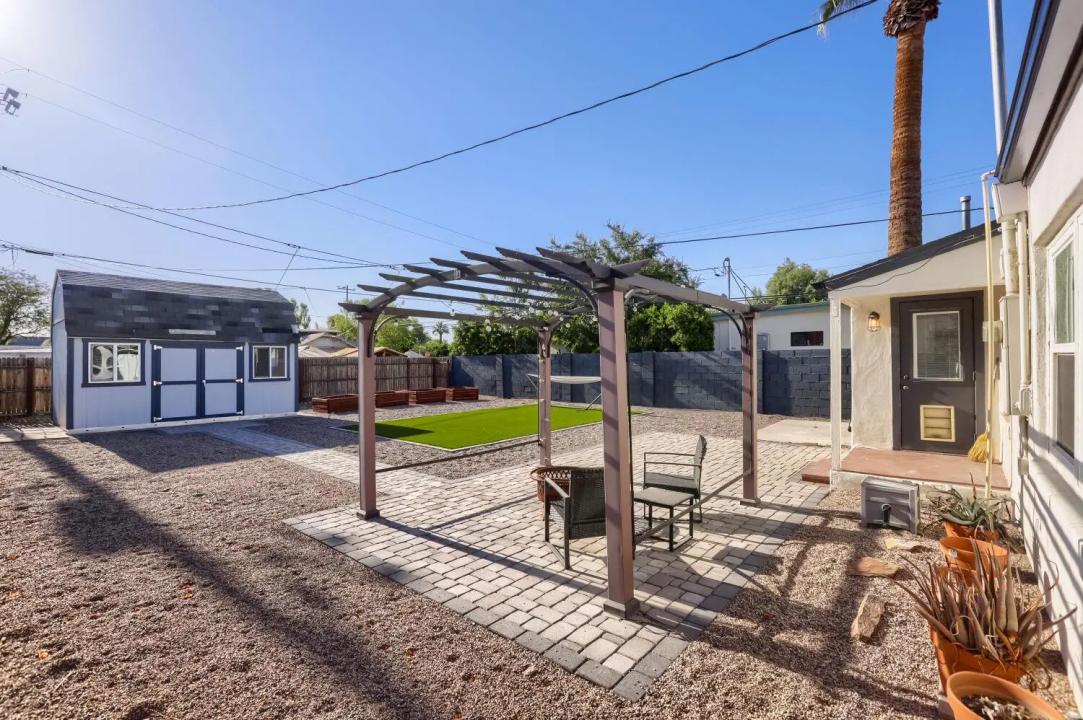 Real Estate Picture 10