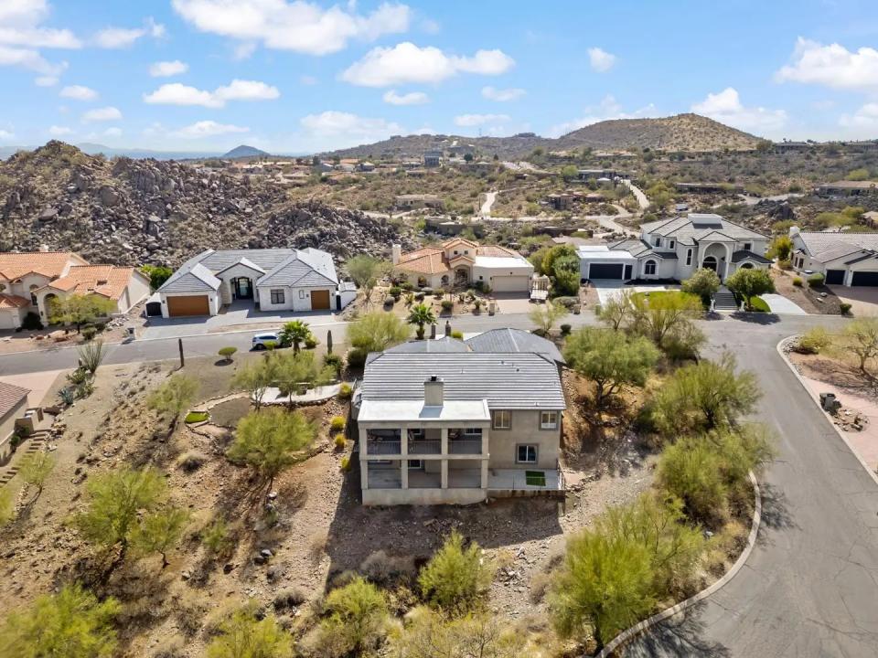 Real Estate Picture 7