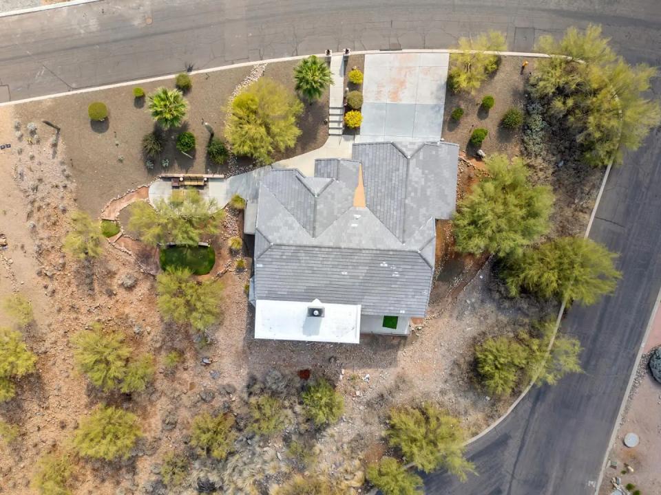 Real Estate Picture 8