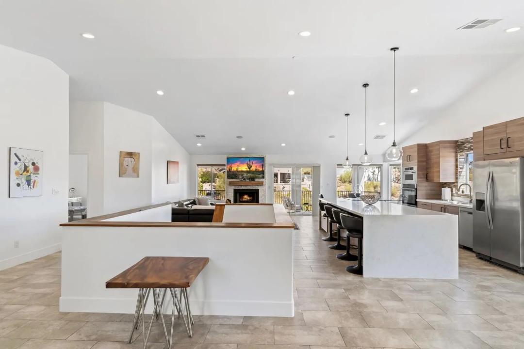 Real Estate Picture 10