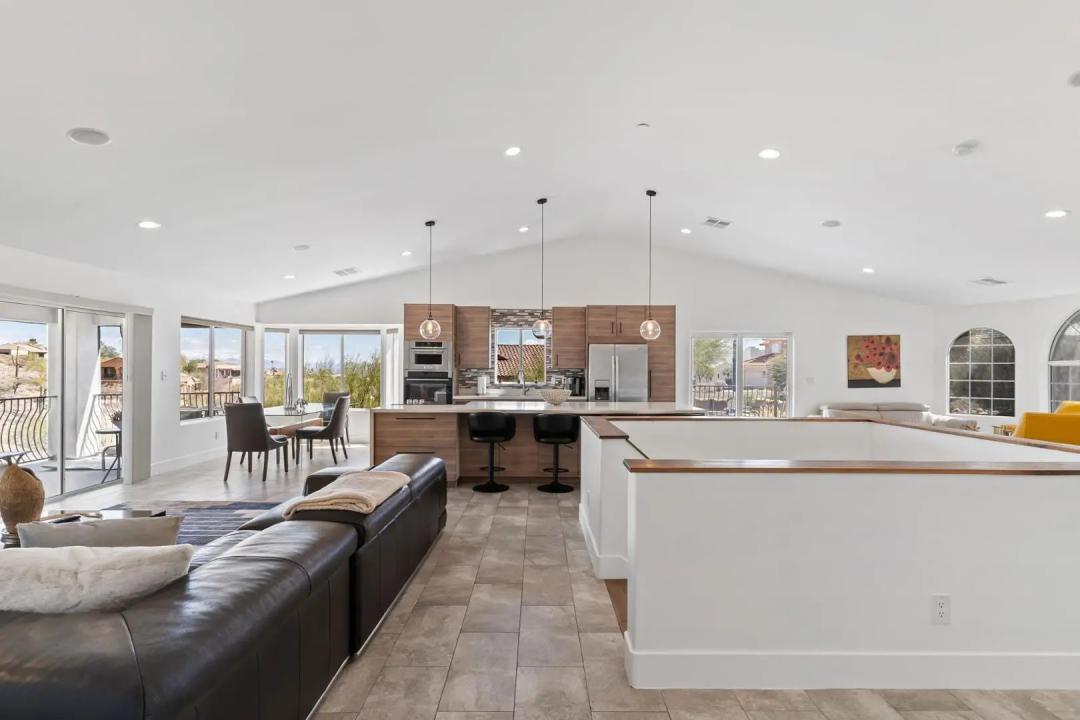 Real Estate Picture 14