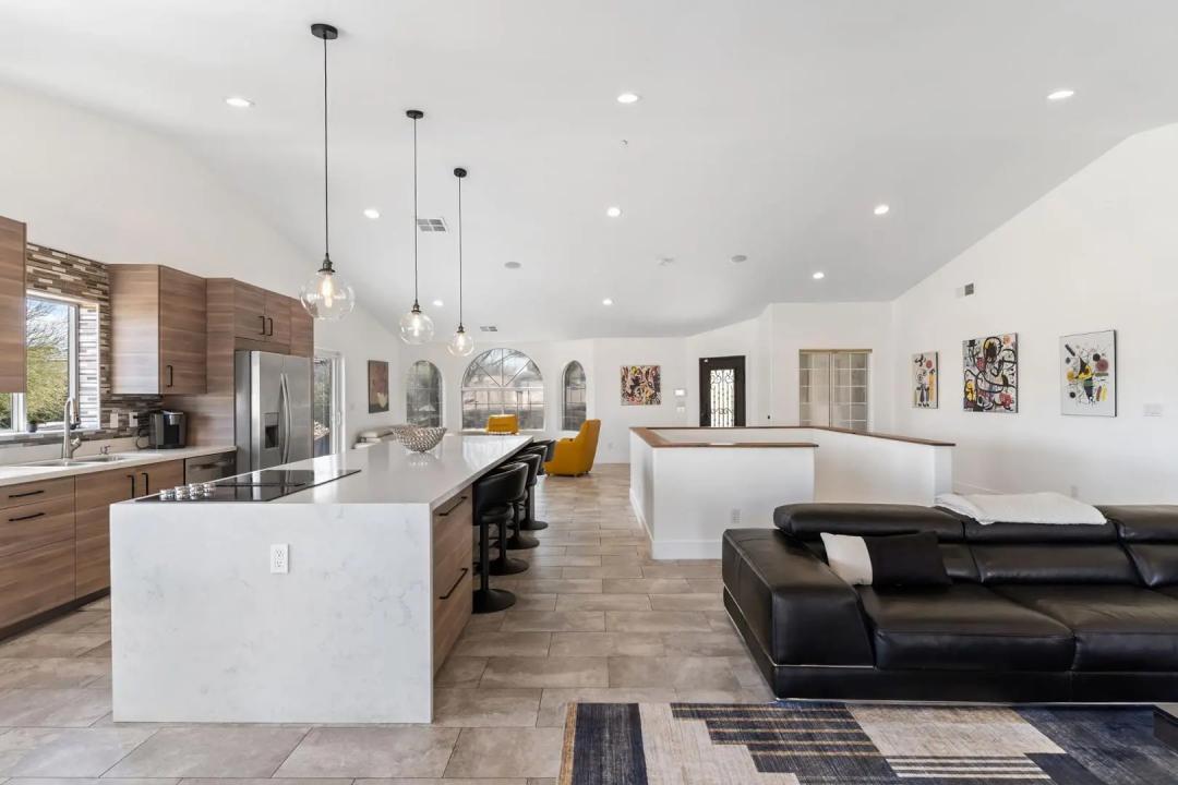 Real Estate Picture 24