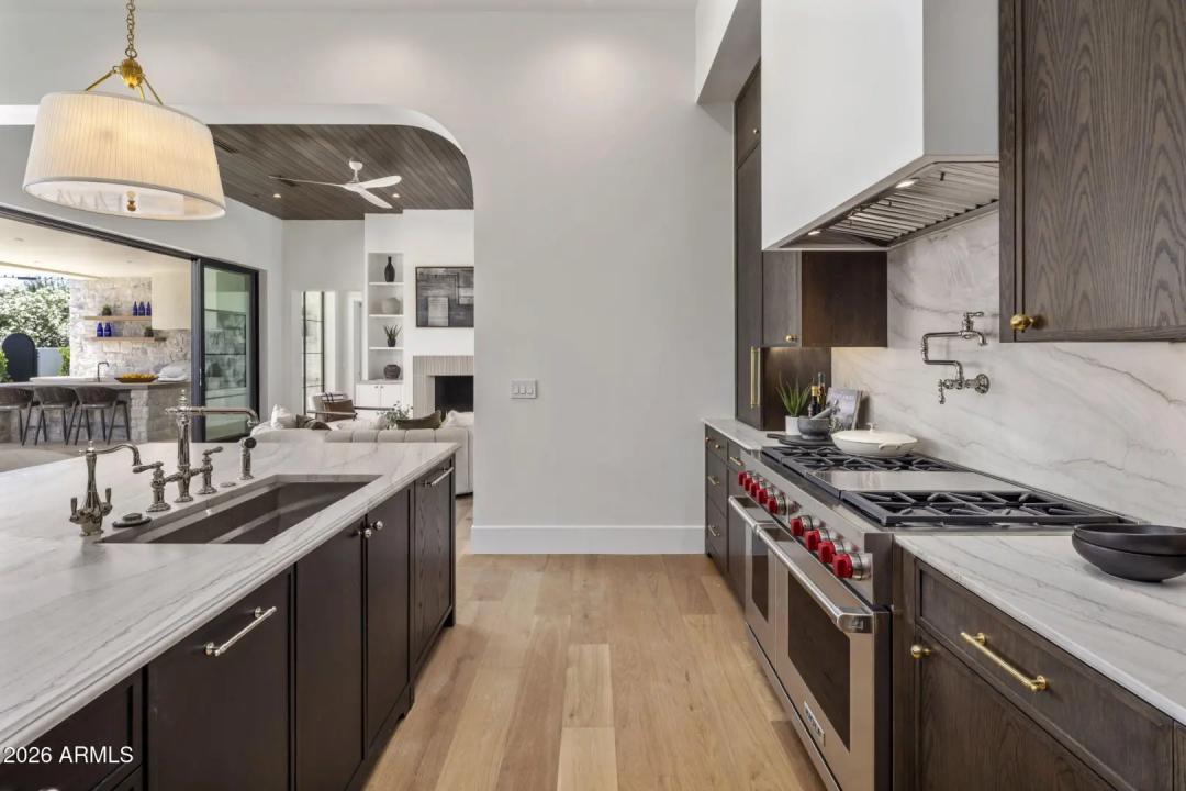 Real Estate Picture 12