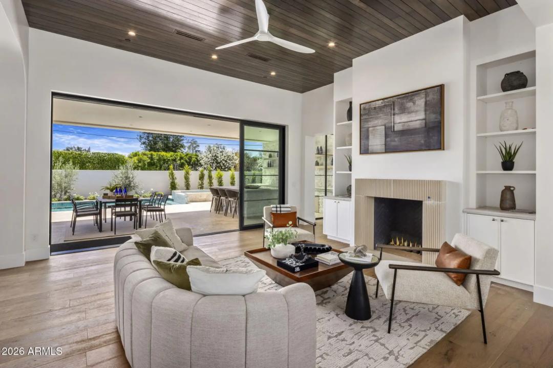 Real Estate Picture 7