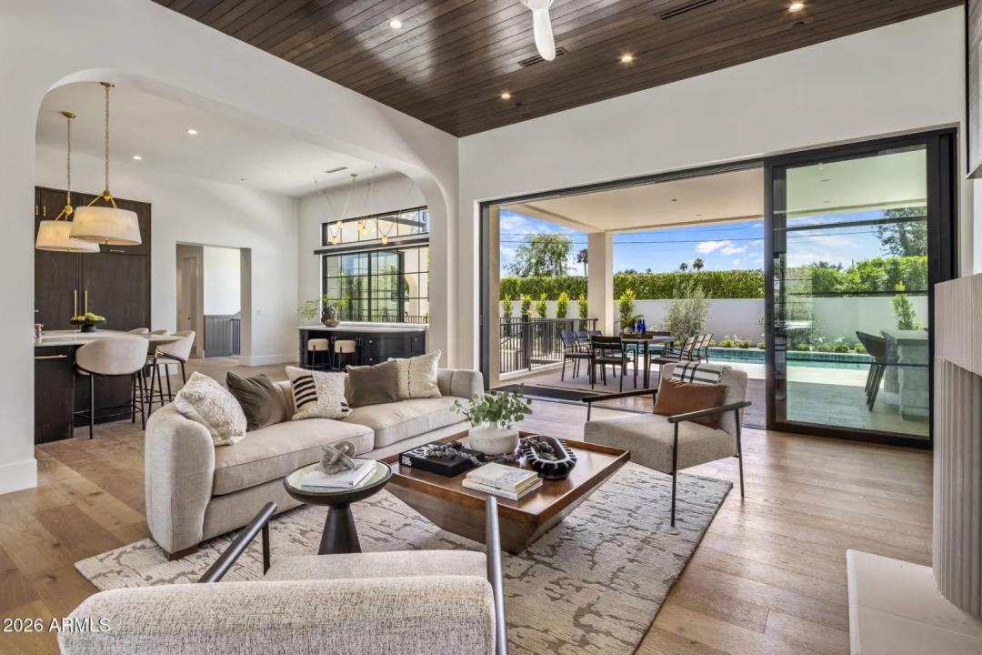 Real Estate Picture 9