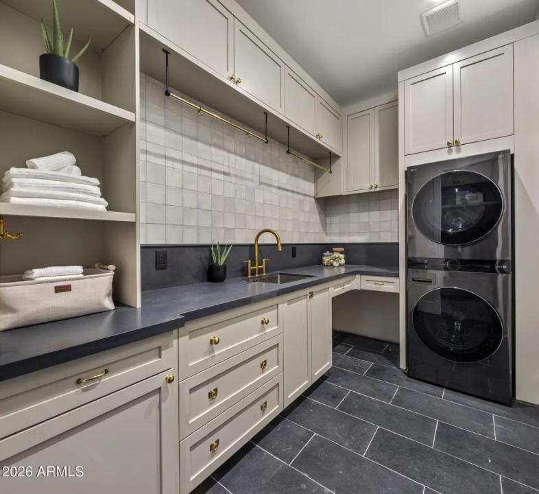 Real Estate Picture 37