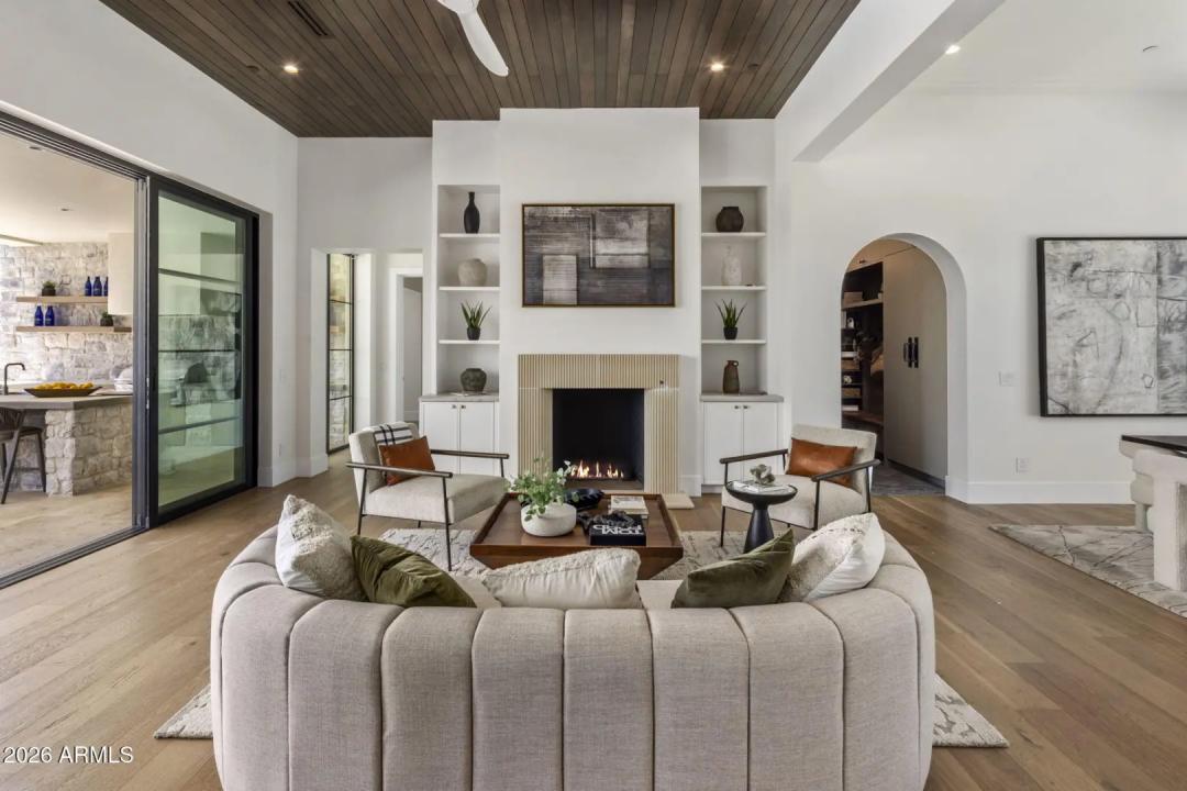 Real Estate Picture 6