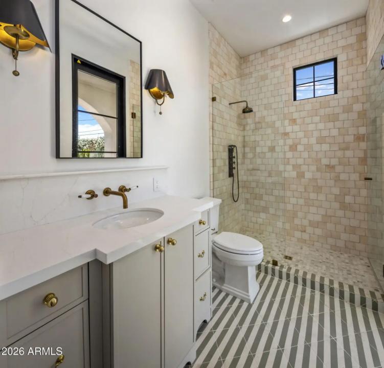 Real Estate Picture 33