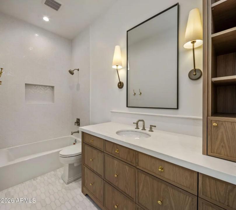 Real Estate Picture 35