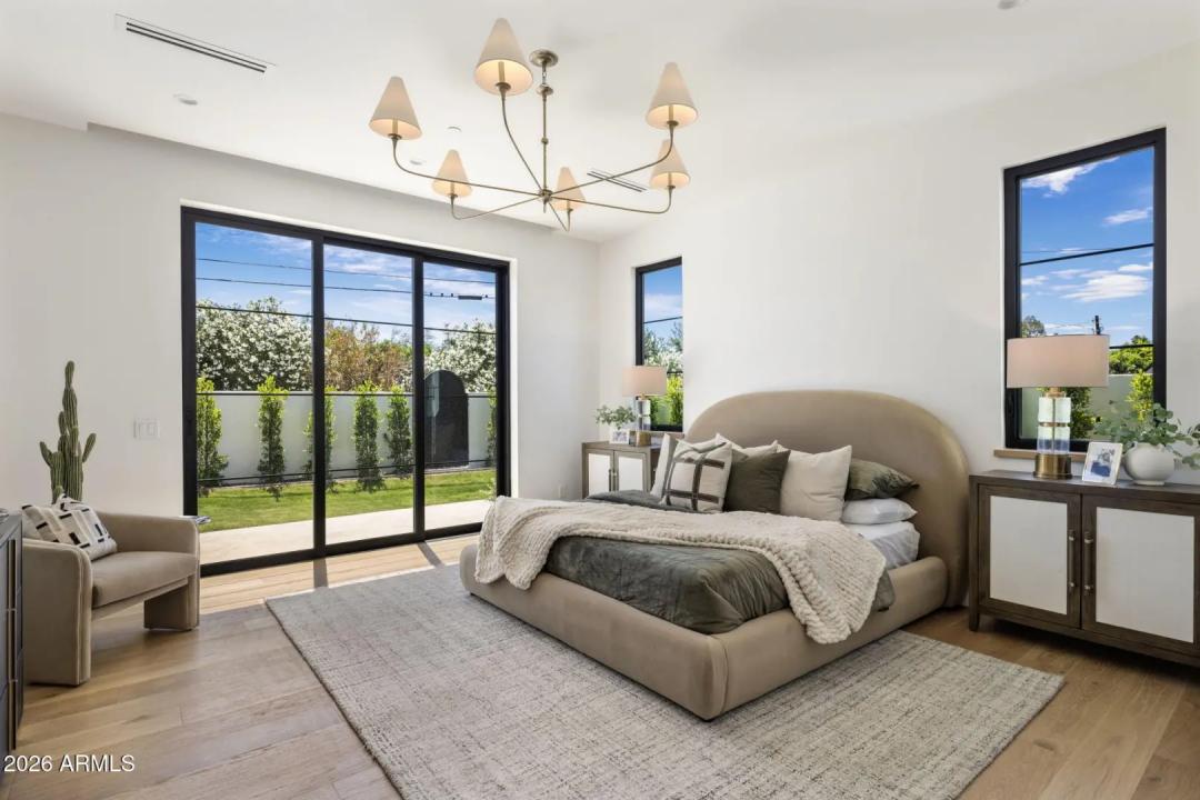 Real Estate Picture 22