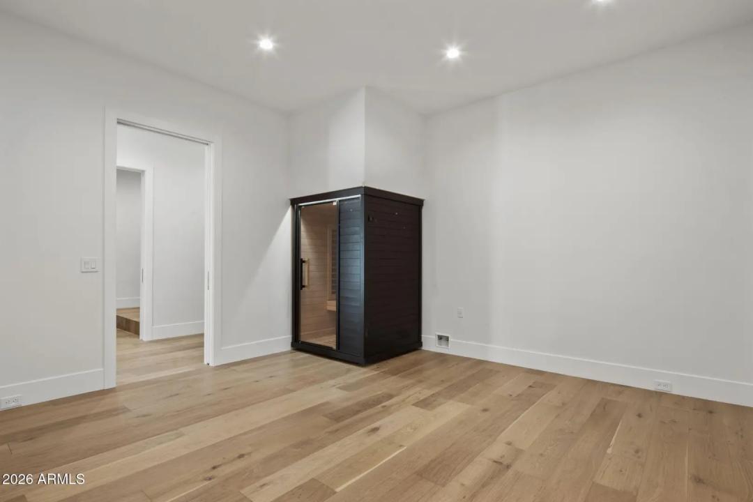 Real Estate Picture 43