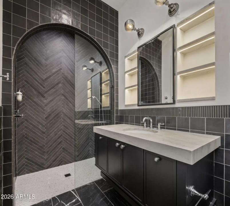 Real Estate Picture 42