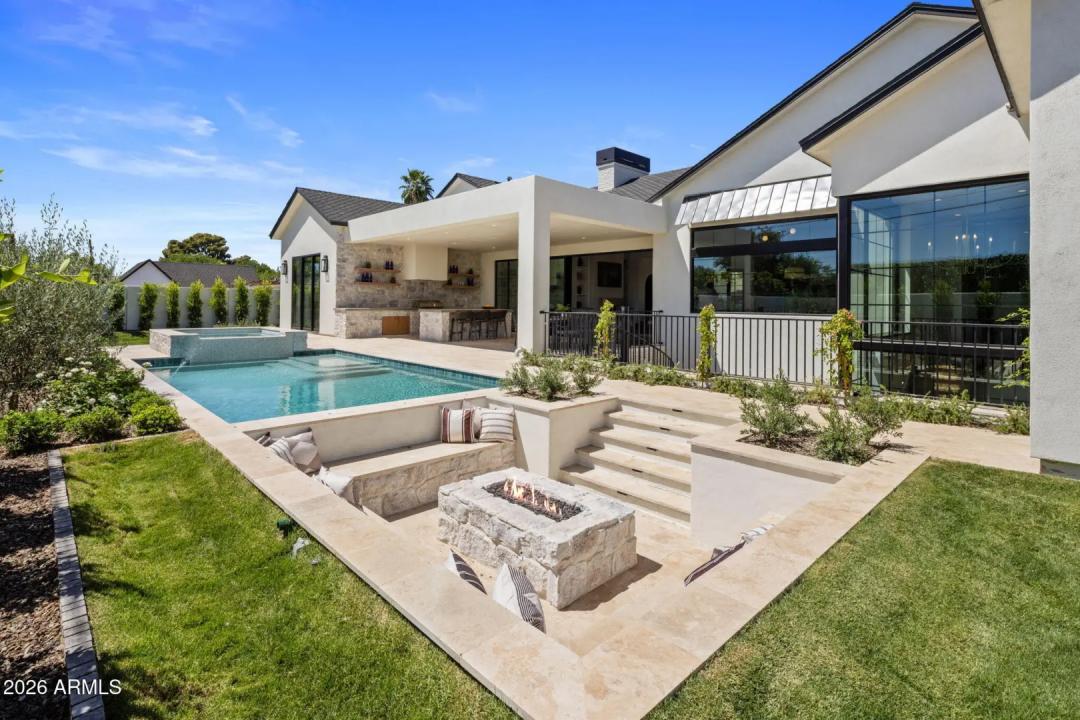 Real Estate Picture 50