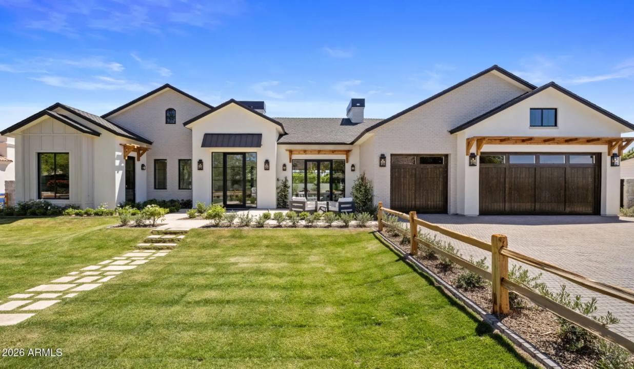 5935 E CALLE TUBERIA Phoenix AZ 85018