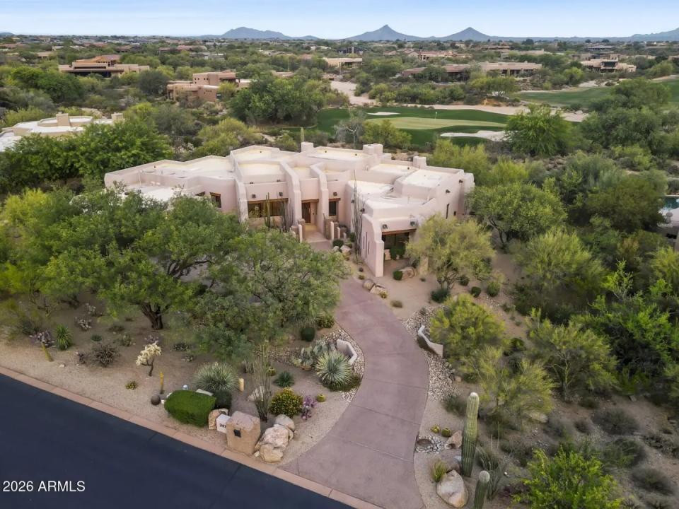 Real Estate Picture 3