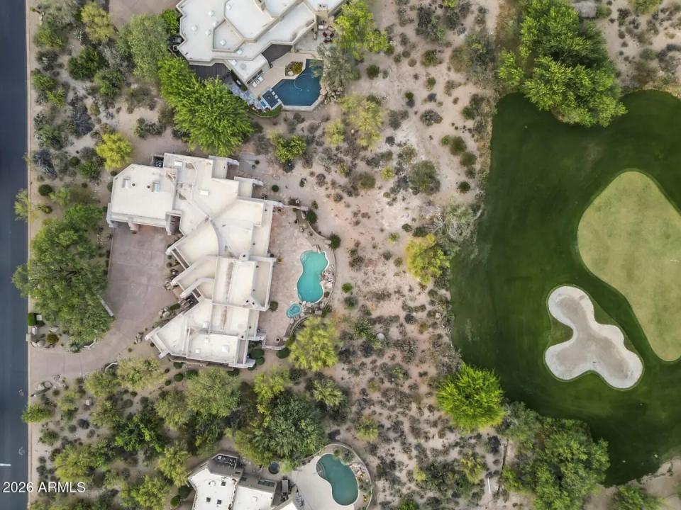Real Estate Picture 4