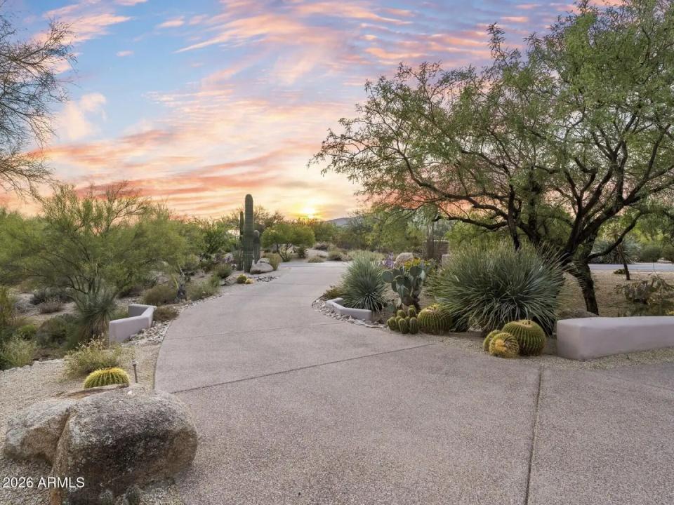 Real Estate Picture 17