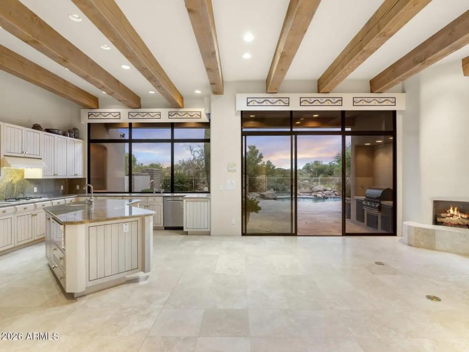Real Estate Picture 32