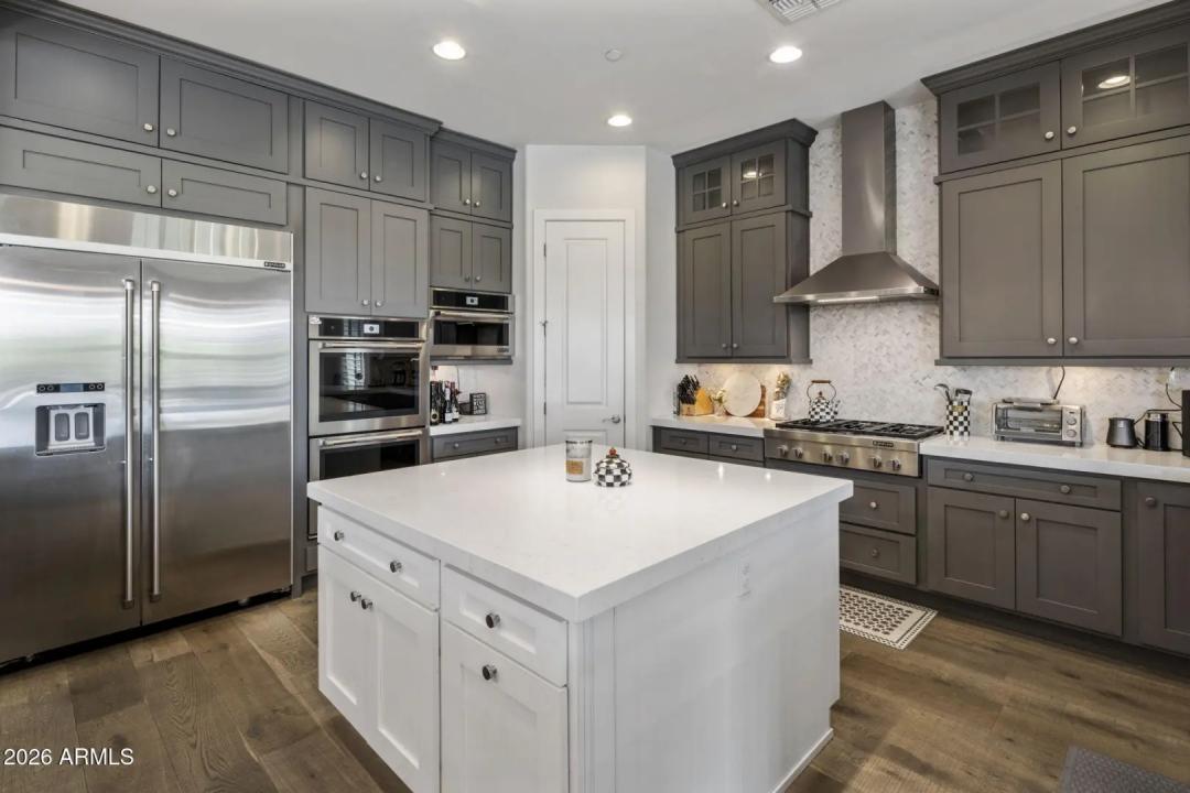 Real Estate Picture 9