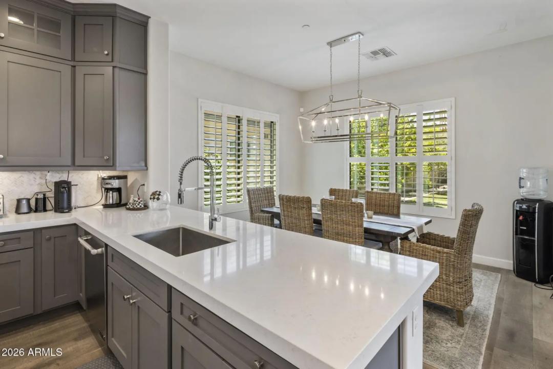 Real Estate Picture 11