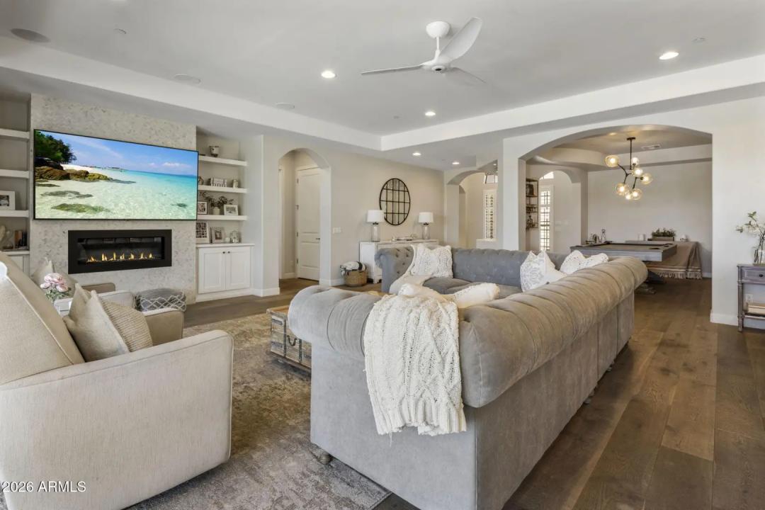 Real Estate Picture 14