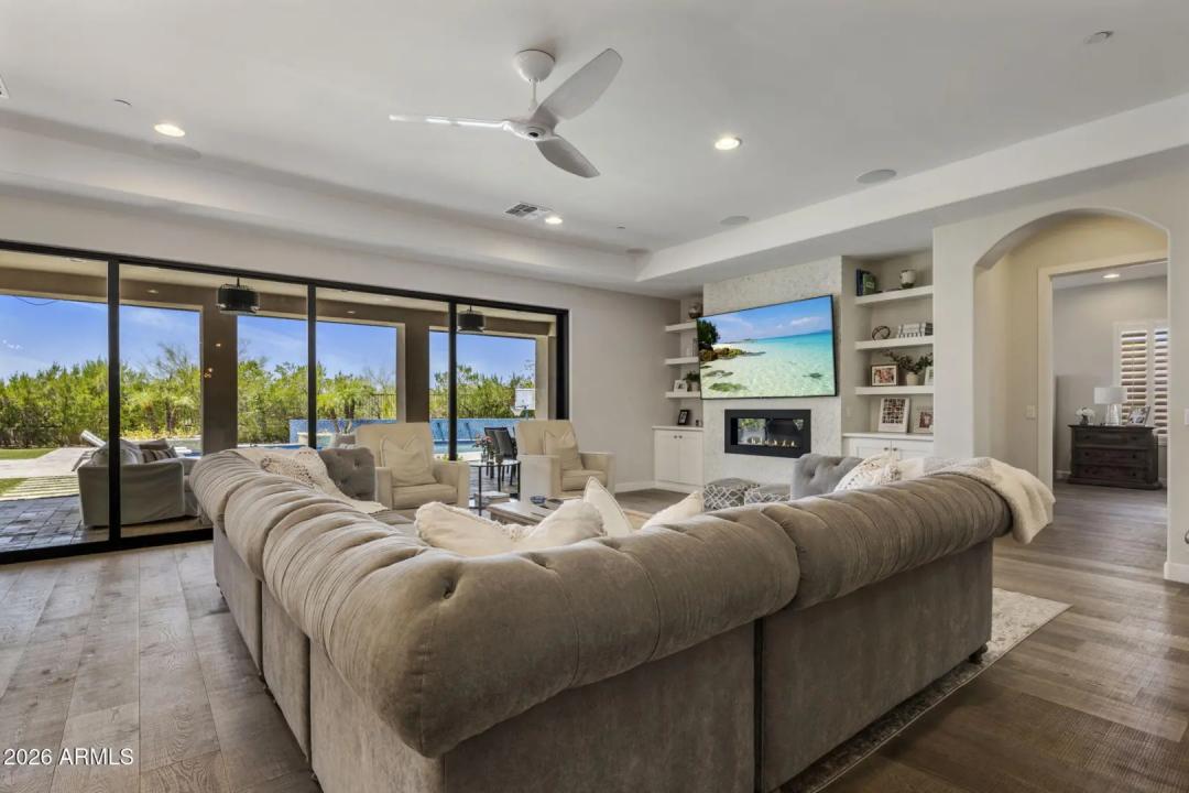 Real Estate Picture 15