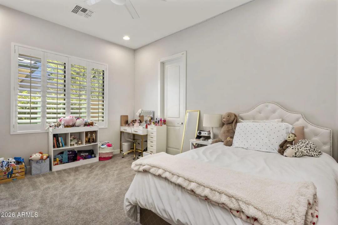 Real Estate Picture 26