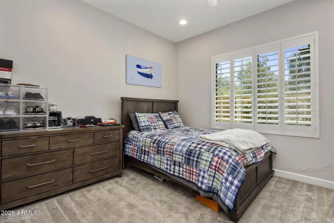 Real Estate Picture 25