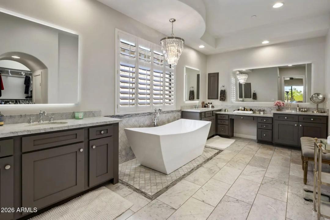 Real Estate Picture 22