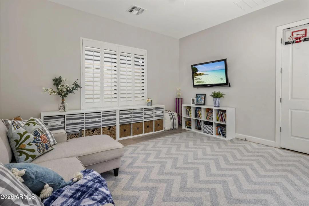 Real Estate Picture 32