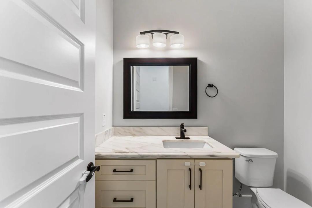 Real Estate Picture 17