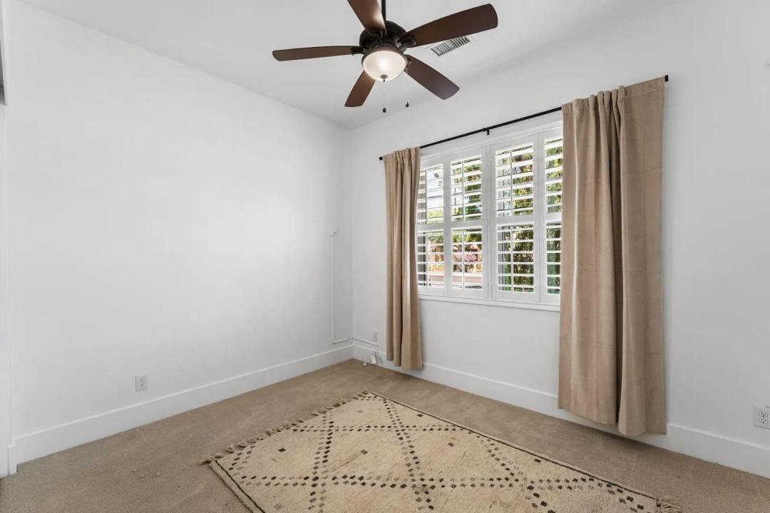 Real Estate Picture 21