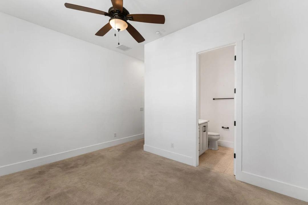 Real Estate Picture 25