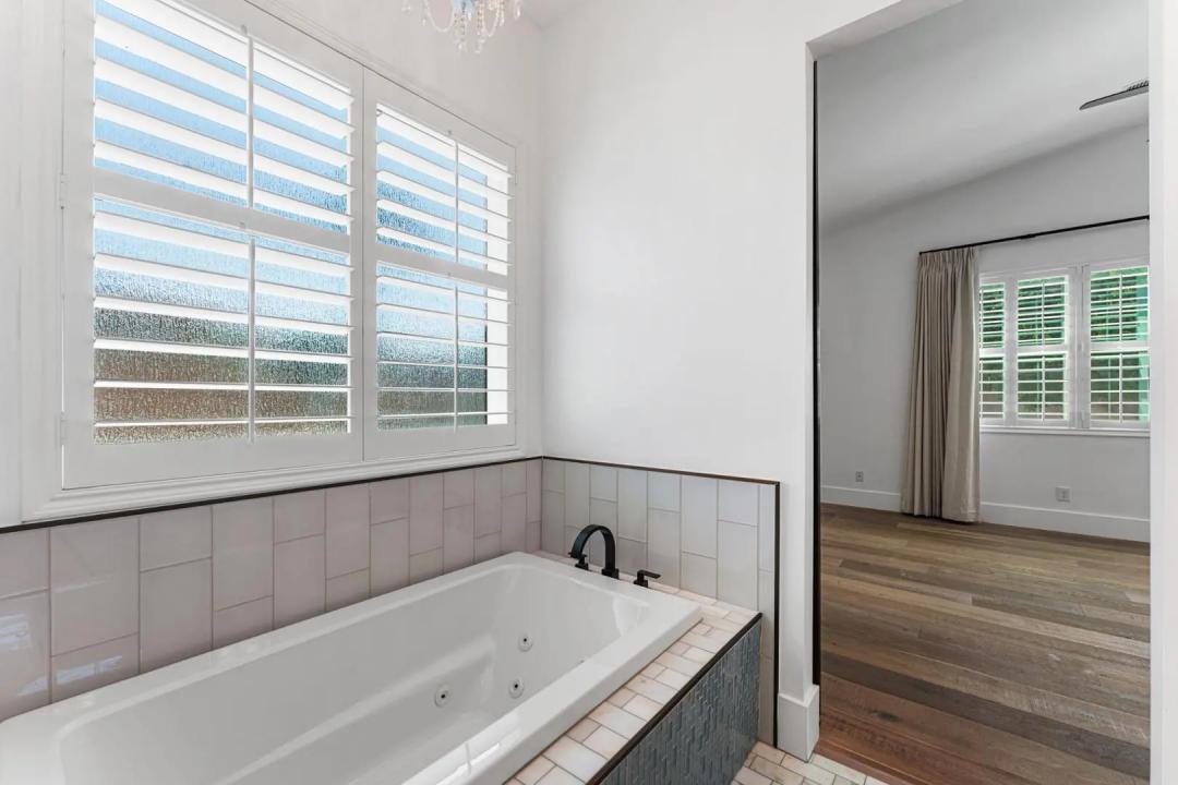 Real Estate Picture 33