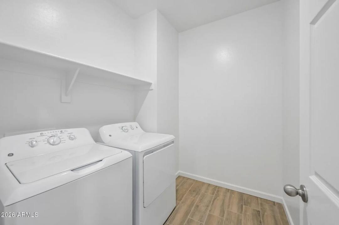 Real Estate Picture 33