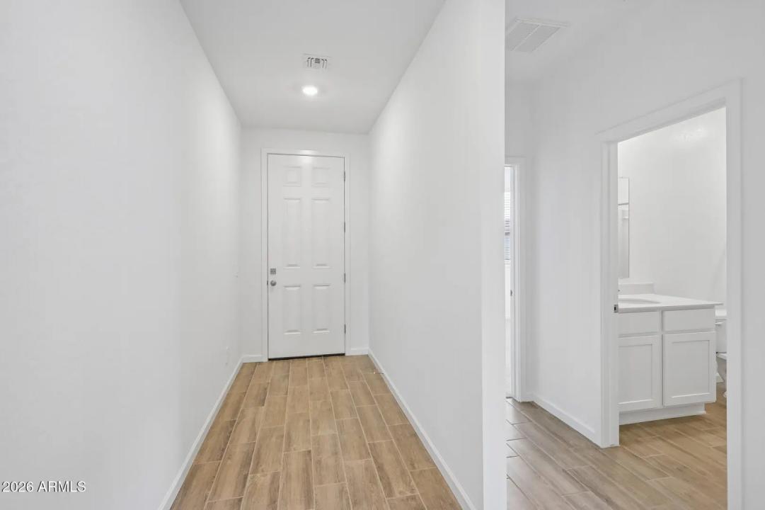 Real Estate Picture 5