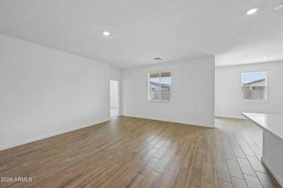 Real Estate Picture 10
