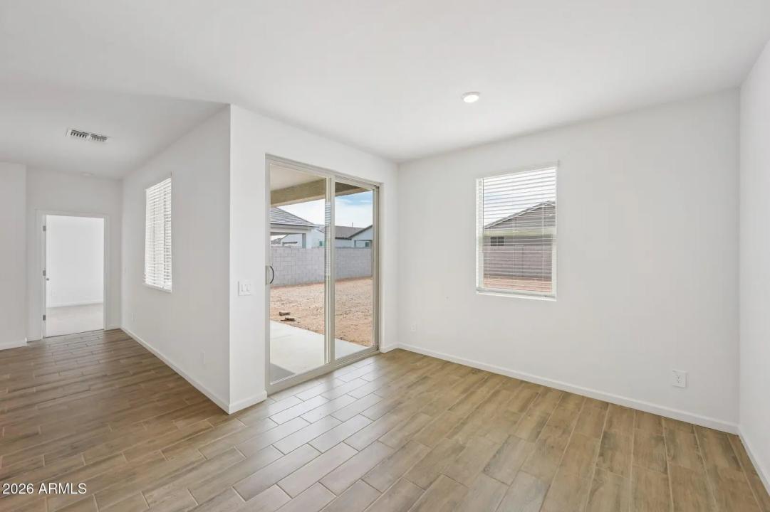 Real Estate Picture 11