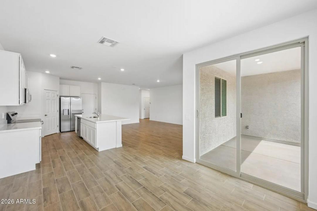 Real Estate Picture 13