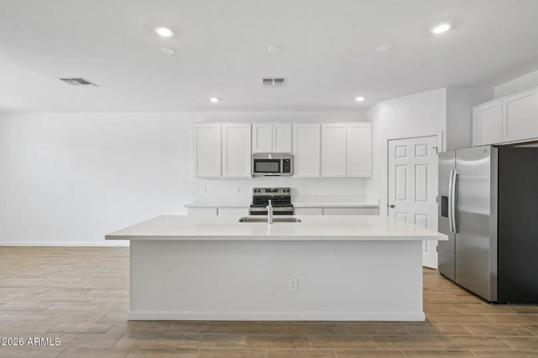 Real Estate Picture 15