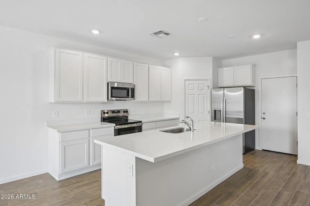 Real Estate Picture 16