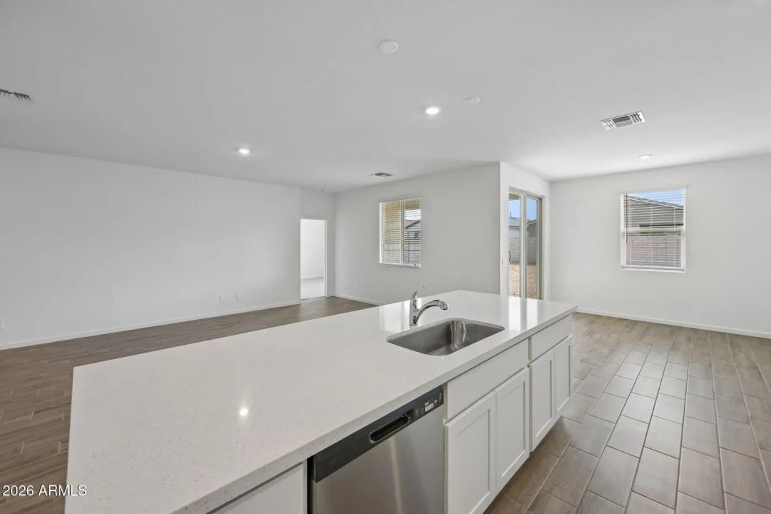 Real Estate Picture 19