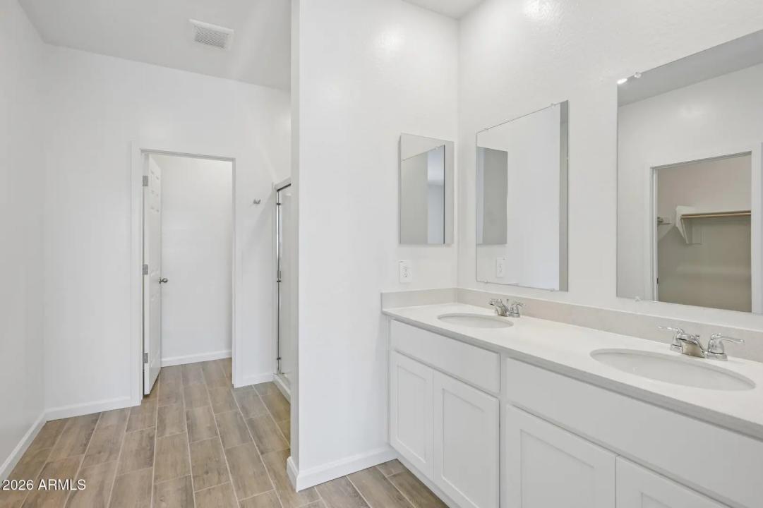 Real Estate Picture 29