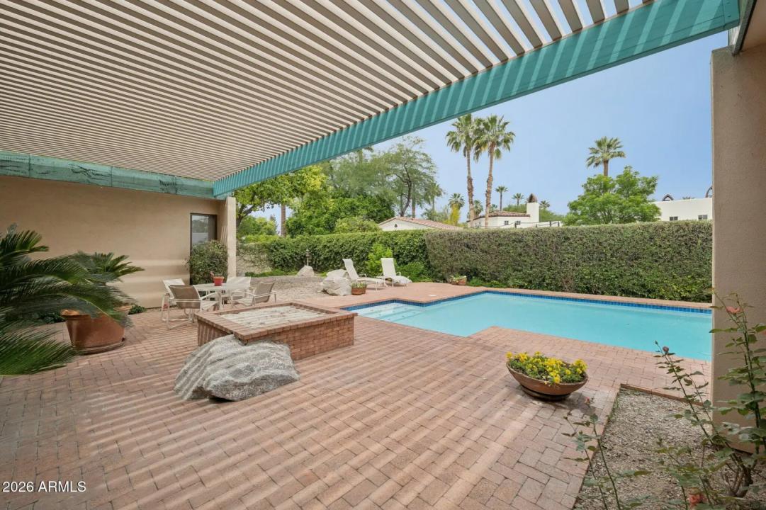 Real Estate Picture 42