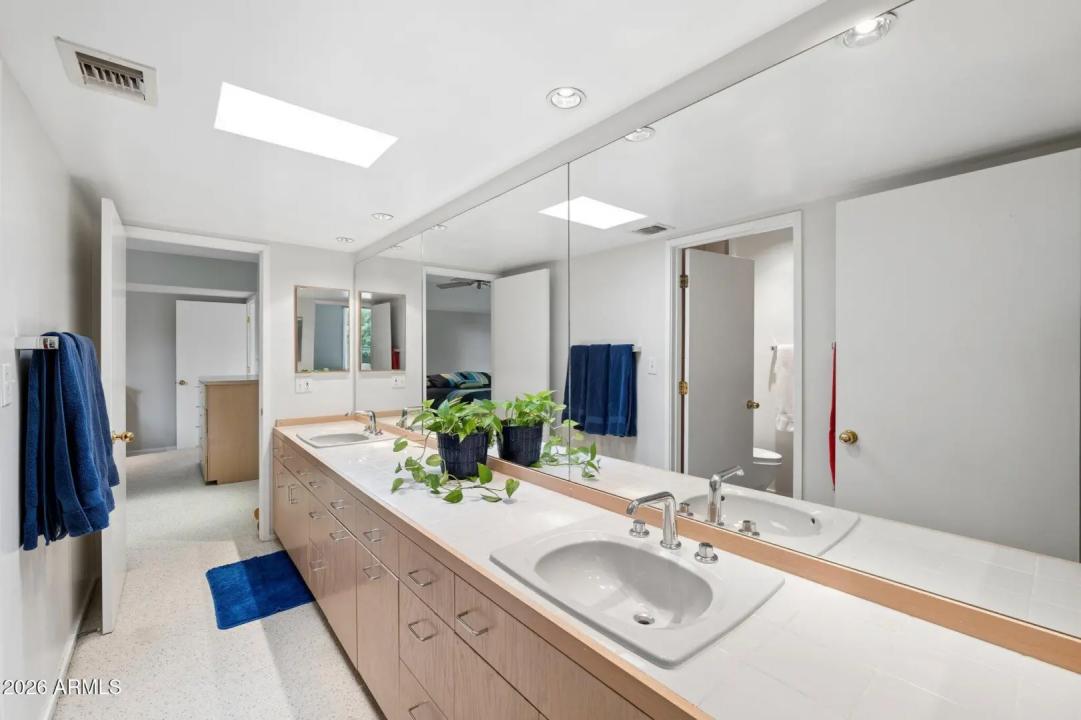 Real Estate Picture 33