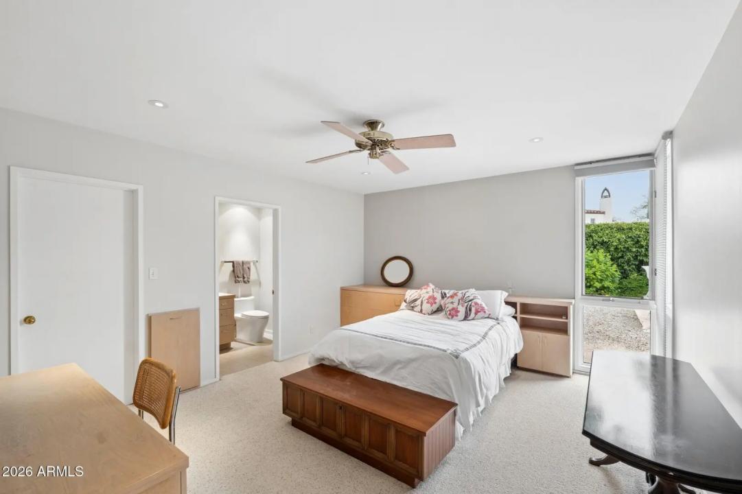 Real Estate Picture 24