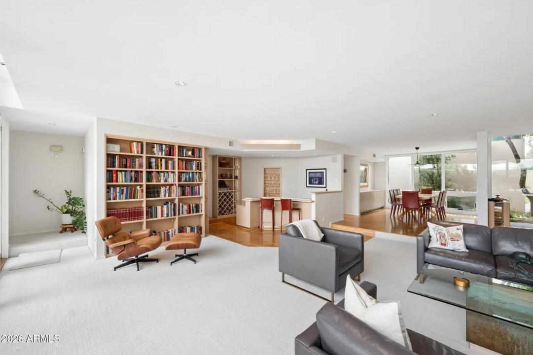 Real Estate Picture 8