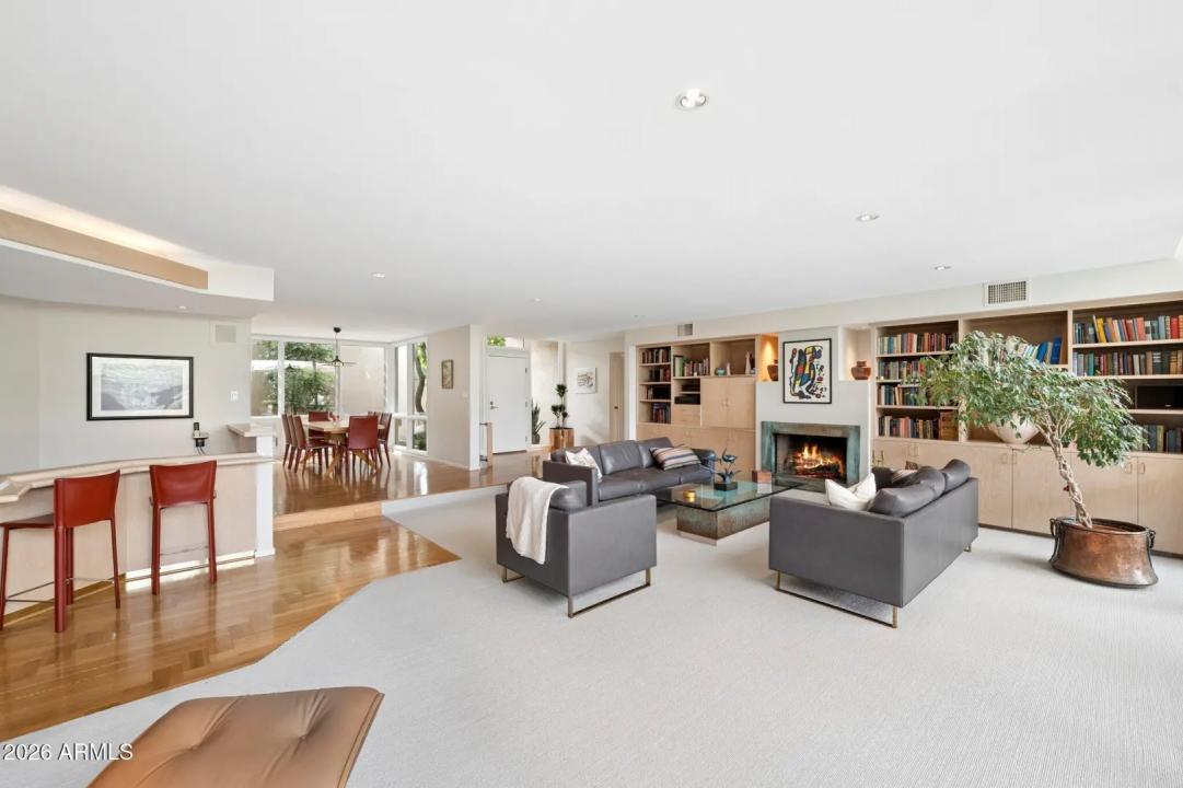 Real Estate Picture 9