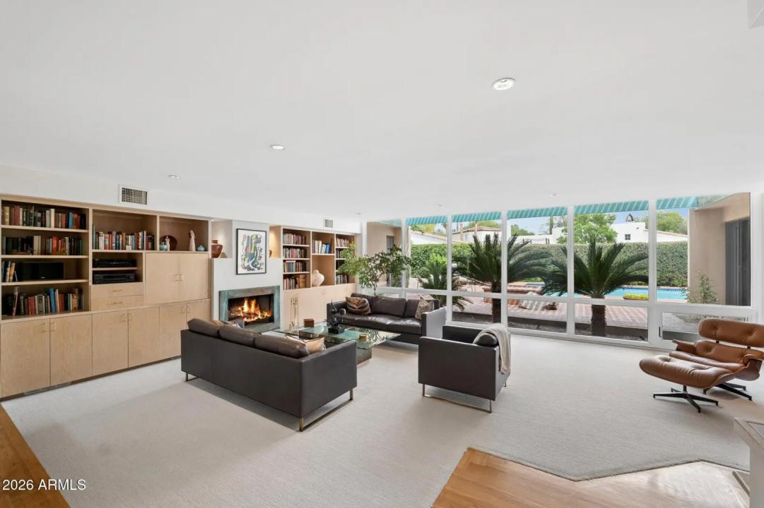 Real Estate Picture 11