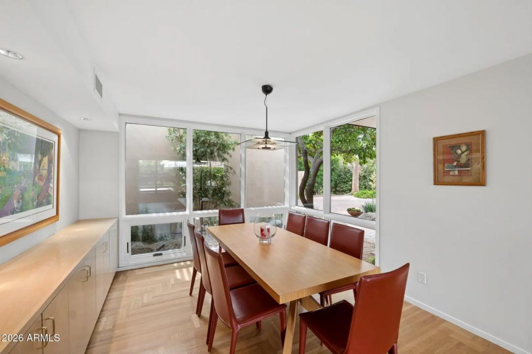 Real Estate Picture 14